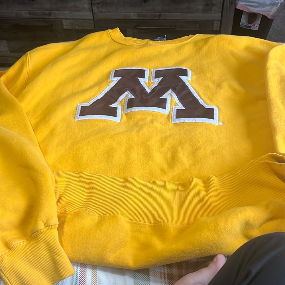 Umm crewneck
